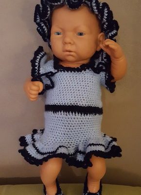 Jolie robe bleu et son chapeau