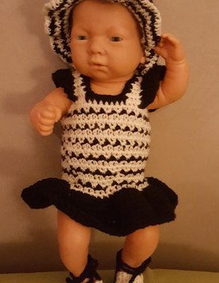 Petite robe noire rayé blanc