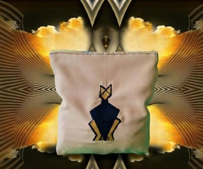 Trousse brodée chat Écho Chronos