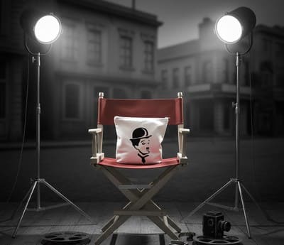 Trousse brodée cinéma muet charlot