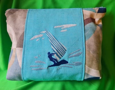 trousse brodée sport 19