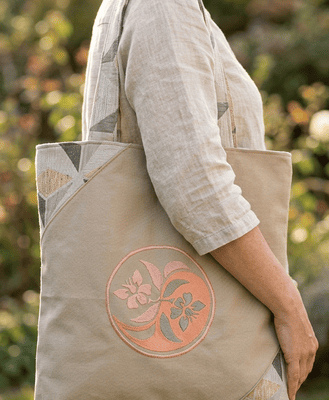 Sac brodé Yin Yang "Le Cycle de l'Éveil" et sa trousse