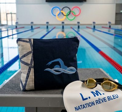 trousse brodée sport "L'Onde Souveraine"