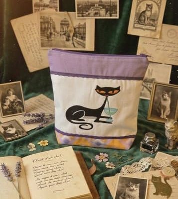 Trousse brodée chat « Miss Daisy-Cocktail »